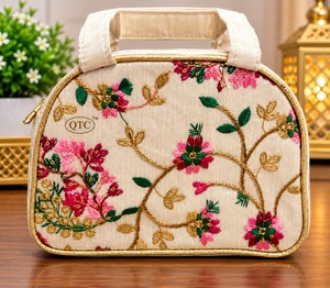 Sac à main QTC vintage brodé de fleurs, forme de docteur, avec doublure en satin et fermeture éclair - Product Image 1