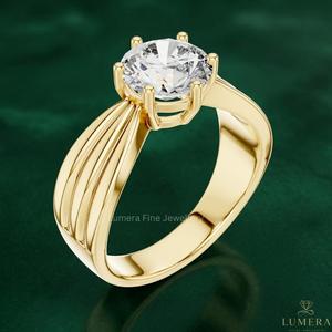 Anillo de Compromiso de Oro Amarillo de 9K, 10K, 14K, 18K con Diamante Cultivado en Laboratorio con Corte Redondo y Certificado IGI, Anillo de Boda Solitario de Lujo con Banda Ancha - Product Image 2