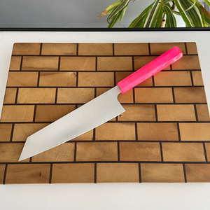 Couteau de chef artisanal personnalisé avec manche en bois et résine, lame gravée et design de qualité supérieure pour la cuisine - Product Image 2