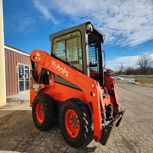 Chargeuse compacte Kubota SSV65 avec composants essentiels (moteur, pompe, boîte de vitesses) en vente en gros - Product Image 4