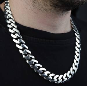 Collar de cadena cubana para hombre en plata de ley 925 con construcción sólida y pesada y acabado pulido audaz para un estilo moderno. - Product Image 5