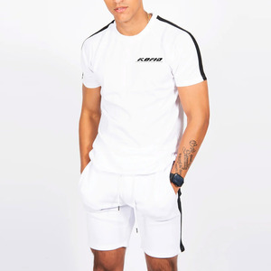 Ensemble décontracté d'été pour homme : T-shirt et short deux pièces, confortable pour les aventures en plein air et les tenues décontractées quotidiennes - Product Image 1