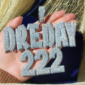 Collar con Colgante de Letra en Plata y Perla de Agua Dulce con Diamantes, el Más Demandado, para Regalo de Cumpleaños y Uso en Fiestas, Estilo Lujoso, Disponible al por Mayor - Product Image 1