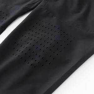 Pantalones de Ciclismo de Montaña para Hombre LESAM SPORTS, de Poliéster y Algodón Transpirable de la Mejor Calidad, Secado Rápido, Elásticos en 4 Direcciones, Resistentes al Agua, Largo hasta la Rodilla - Product Image 6