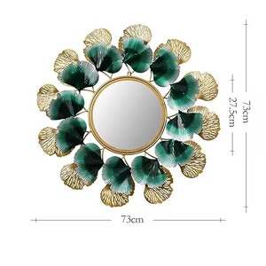Miroir mural rond en métal de haute qualité avec un design en éventail vert et doré, cadre décoratif bohème - Product Image 3