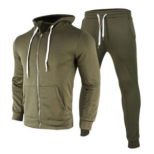 Survêtement pour homme en tissu haute performance avec design flexible, idéal pour les séances de sport, la course à pied et une utilisation quotidienne active. - Product Image 6
