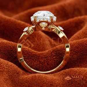 แหวนหมั้นทอง 14K/18K ทรงกลมประดับเพชรแบบ Halo พร้อมวงแหวนลายเถาวัลย์บิดเกลียวและเพชรรูปใบไม้ |   แหวนแต่งงานสไตล์ธรรมชาติสุดหรู - Product Image 4