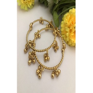 Bracelets ouvrables en laiton plaqué or de qualité supérieure, sertis de zirconiums cubiques, style cachemire, pour femmes et jeunes filles, idéaux pour les mariages. - Product Image 1