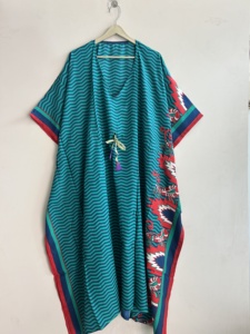 Caftán de Seda Sari Indio Vintage Surtido, Vestido Floral Recto Hecho a Mano Ecológico para Mujer, Maxi de Lujo para Uso Diario - Product Image 5