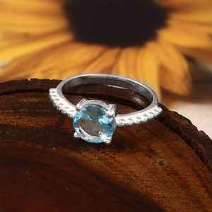 Anillo de Plata de Ley 925 con Topacio Azul, Anillo de Diseño con Engaste de Garras Hecho a Mano, Joyería con Piedra Preciosa Natural, Regalo para Mujer - Product Image 3