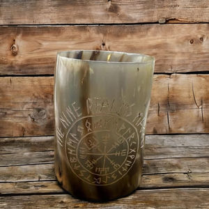 Cuerno Vikingo para Beber y Juego de Vasos/Tazas, Diseño Ecológico con Motivos Animales, Set de Regalo Medieval Nórdico con Grabado - Product Image 4