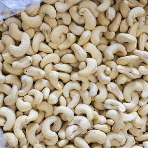 เม็ดมะม่วงหิมพานต์ดิบราคาถูก พร้อมส่งจำนวนมาก WW180, WW240, WW320, LP เม็ดมะม่วงหิมพานต์จากไอวอรีโคสต์ MOQ ต่ำ - Product Image 1