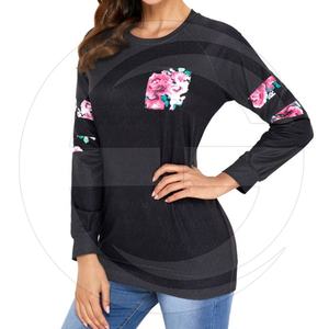 Venta al por mayor de encargo Floral parche acento negro sublimado sudadera - Product Image 5