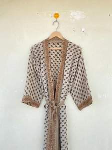 เสื้อคลุมกิโมโนผ้าไหมสีเบจสำหรับผู้หญิงเสื้อคลุมกิโมโนผ้าไหมยาว - Product Image 5