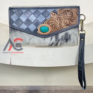 Nueva Llegada: Carteras de Mano Largas de Cuero Vacuno Grabado a Mano para Mujer, Diseño Vintage con Patrón a Cuadros y Bloqueo RFID - Product Image 1