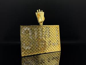 Colgante de Aleación Chapado en Rodio con Diseño de Diamante Helado Personalizado The Ice Legacy, Estilo Hip Hop Icónico, para Hombres Unisex - Product Image 3