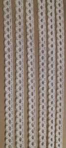 Atractivo encaje crosiyo con acabado impecable y tela de calidad duradera para marcas de moda. - Product Image 4