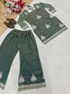 Ensemble Kurta et Palazzo en soie Fendy pour femmes, avec broderies lourdes et travail de sequins - Product Image 4