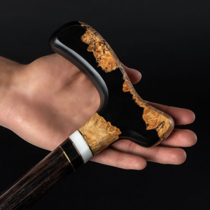 Bastón de Resina y Madera Moderno, Ecológico, Tallado, con Base Antideslizante y Mango Ergonómico para Interiores y Exteriores - Product Image 2