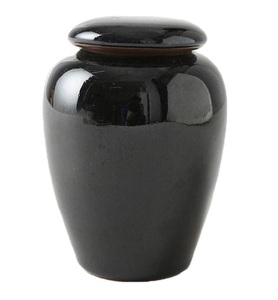 Mini urna conmemorativa de aluminio, color negro brillante, diseño de tapa en forma de cúpula, diseño decorativo minimalista, recipiente para cenizas de cremación. - Product Image 2