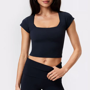 T-shirt de sport court à col en U personnalisé pour femme, haute compression, sans logo, pour la course et l'exercice - Product Image 1