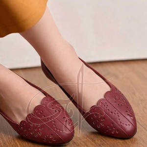 Escarpins pour femmes en similicuir de qualité supérieure, durables, à enfiler, avec couleur et taille personnalisables et marque privée - Product Image 5