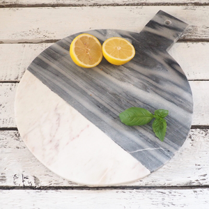 Planche à découper en marbre avec boucle de suspension en cuir et couteau à fromage, vente en gros, logo personnalisé - Product Image 4