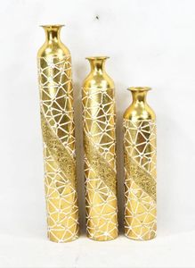 Ensemble de 4 vases décoratifs modernes en métal blanc doré, faits à la main, pour la maison et les cadeaux de pendaison de crémaillère - Product Image 2