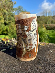 Mug authentique fait main en corne de vache Viking, écologique, style médiéval, pour bière/ale et hydromel, idéal pour la décoration intérieure et les cadeaux - Product Image 5