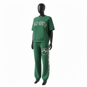 Ensemble haut et pantalon en molleton de coton et polyester 220 GSM de qualité supérieure pour femme, vert texturé, avec logo personnalisé imprimé ou brodé – Ensembles pour femme - Product Image 4