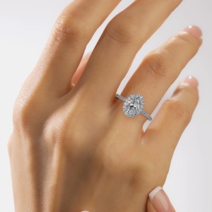 Bague de fiançailles ovale en diamant de laboratoire de 1,75 carat avec halo, en or blanc 14 carats, pavée, bijoux de mariée - Product Image 4