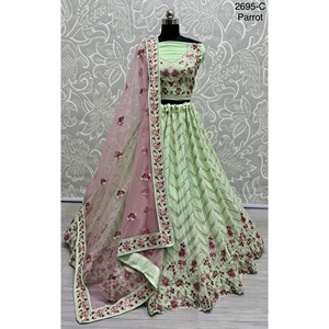 Collections de velours de vêtements de mariée indiens pour la mariée avec le travail de Zarkhan par Fabzone - Product Image 5