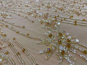 ผ้าลูกไม้ปักมือประดับด้วยเลื่อมสีทองหรูหรา สำหรับชุดแต่งงาน ผ้าคุณภาพสูงสำหรับชุดเจ้าสาวแบบขายเป็นหลา - Product Image 2