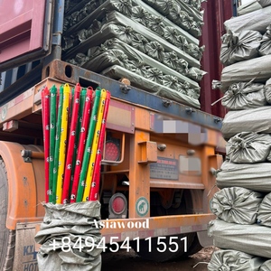 Palo de escoba recto de madera de eucalipto colorido Flor de Vietnam al por mayor 120cm de longitud mango recubierto de PVC de colores palo de fregona de plástico - Product Image 2