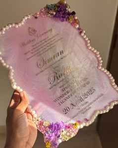 Tarjeta de Invitación de Lujo en Acrílico Rosa para Boda/Cumpleaños/Navidad, Borde de Perlas, Flores Secas, Ecológica, Moderna, Personalizada, Impresión UV - Product Image 1