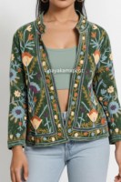 Veste Suzani d'hiver en velours tricoté brodé à la main d'inspiration vintage, écologique, respirante, look bohème fusion pour femmes