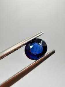 Zafiro Azul Natural Intenso y Vívido, Corte Ovalado, 1.05CT, 6.5X5.5X3MM, Gema Preciosa Suelta de Ceilán, Sri Lanka, para Joyería - Product Image 1