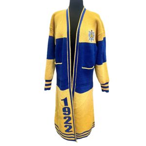 Cardigan long en tricot personnalisé pour femme, motif Sigma Gamma Rho, bleu et or, 1922, avec écusson brodé, pour sororité grecque - Product Image 1