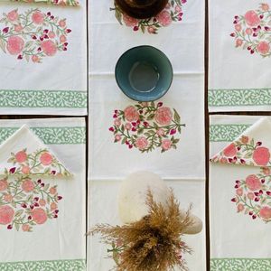 Set de table et serviettes imprimés à la main - Achetez des sets de table personnalisés, des nappes peintes à la main, des sets de table et serviettes imprimés à la main en stock - Product Image 1