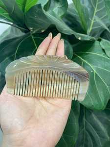 หวีทำมือจากเขาควายธรรมชาติ พร้อมเคลือบป้องกันไฟฟ้าสถิต สำหรับจัดแต่งทรงผมอย่างอ่อนโยนและดูแลเส้นผมทุกวัน - Product Image 2