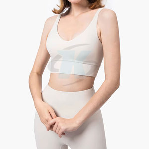 Conjunto de yoga para mujer de alta calidad con tela elástica en cuatro direcciones, sensación ligera para sesiones de gimnasio, práctica de yoga y entrenamiento físico. - Product Image 3
