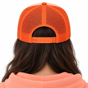 Casquette Trucker Unisexe Blanche avec Panneau Avant en Maille Respirante, Ajustable, Panneau Avant Structuré, Ajustement Personnalisable, Option Logo Personnalisé - Product Image 2