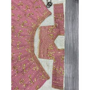 Hermosa ropa de fiesta de noche Lehenga Choli con bordado de hilo - Product Image 4