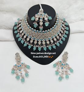 Parure de collier ras-du-cou et boucles d'oreilles pendantes en cristal de zircon cubique plaqué or rose, style ethnique, pour femme, idéale pour mariage et soirée - Product Image 2