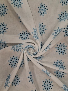 Tissu en coton blanc de qualité supérieure avec broderie florale bleue Schiffli - Matière ajourée respirante pour robes féminines - Vente chaude - Product Image 5