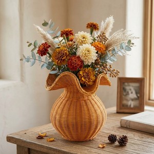 Maceta de Mimbre Tejida, Decoración Bohemia para Mesa, Florero Decorativo de Mimbre con Borde Curvo Elegante, Hecho a Mano en Vietnam - Product Image 5