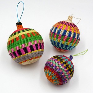 Accesorios festivos hechos a mano en Vietnam, decoración navideña de bolas de hierba marina, adorno de hierba marina. - Product Image 5