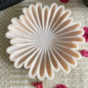 Bol de service en marbre au design floral moderne, accessoire de table multifonctionnel pour occasions spéciales (Ramadan, Diwali), idéal pour la maison et l'hôtel - Product Image 1