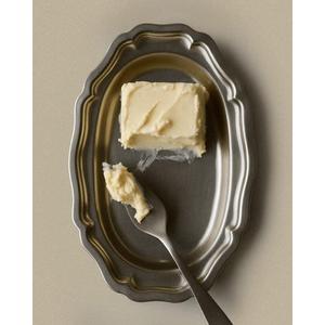 Grande assiette ovale de service de haute qualité en laiton, avec bordure décorative personnalisée, pour usage hôtelier. - Product Image 3