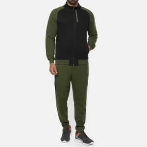 Ensemble de survêtement léger en polyester pour hommes, personnalisation complète, survêtements en gros disponibles dans toutes les tailles, survêtement 100% coton - Product Image 1